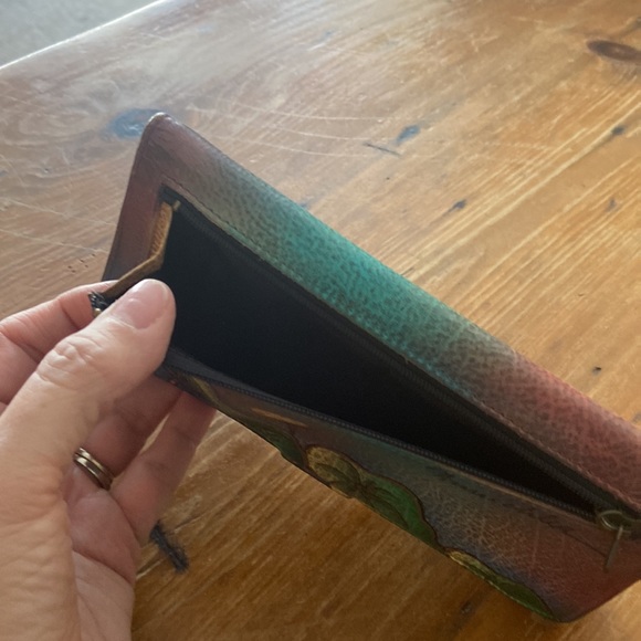 Hand painted leather wallet made in Hawaii - Picture 4 of 8